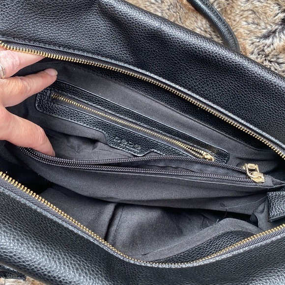 Bebe, Los Angeles bucket bag like new can be used as a Crossbody - Picture 8 of 12